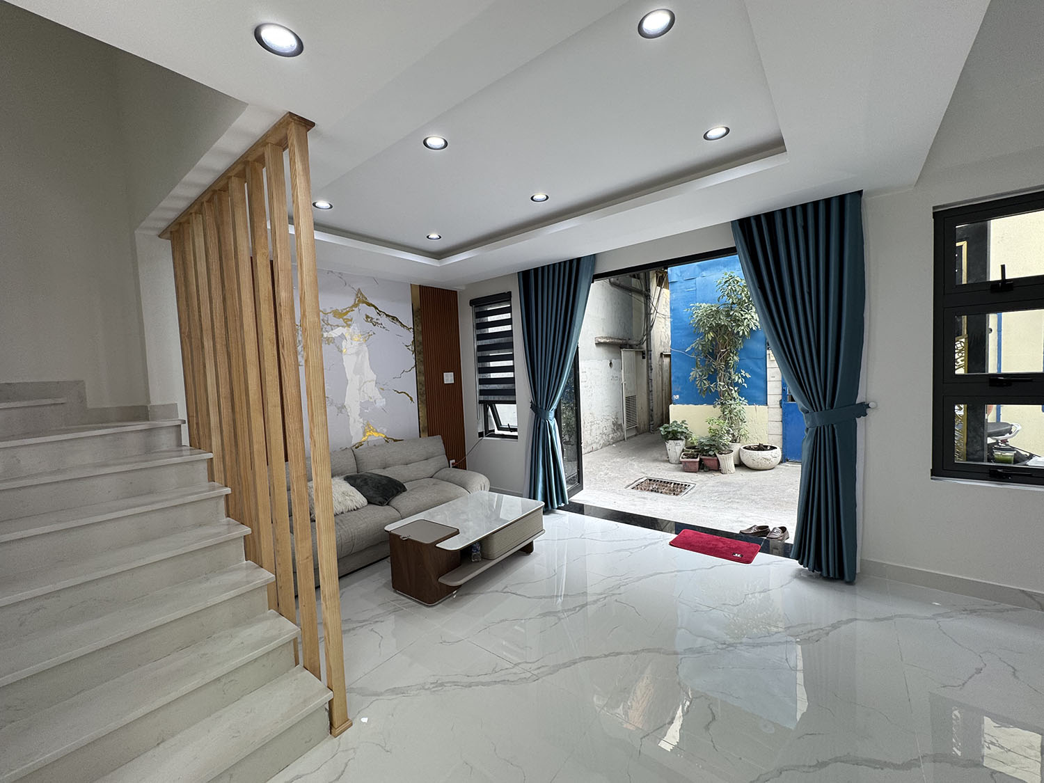 Biệt thự mini 3 lầu, t.kế Tân Cổ Điển, Full n.thất, hẻm ôtô Cầm Bá Thước - Cạnh Phố Ẩm Thực PXLong